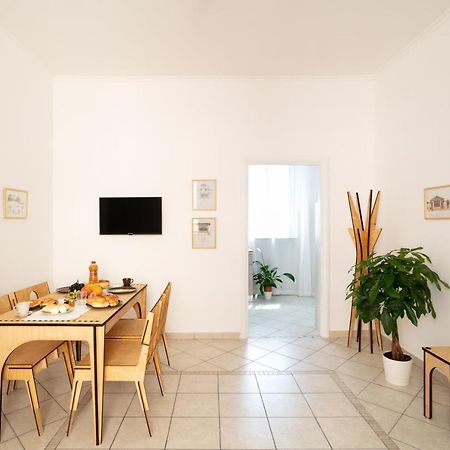 Le Tre Regine Apartment Наполи Екстериор снимка