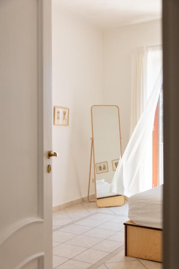 Le Tre Regine Apartment Наполи Екстериор снимка