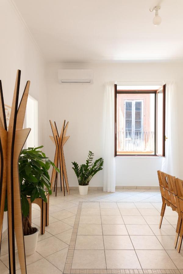 Le Tre Regine Apartment Наполи Екстериор снимка